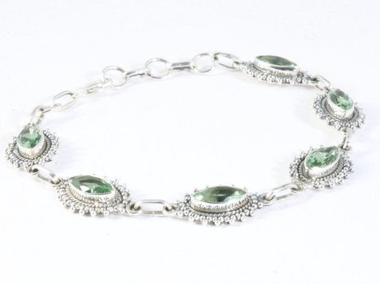 Bewerkte zilveren armband met groene amethist afbeelding 2