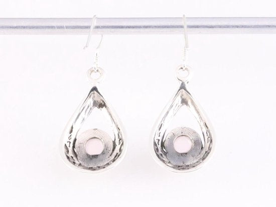 Opengewerkte zilveren oorbellen met rozenkwarts afbeelding 2