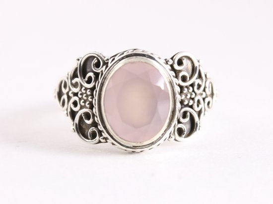 Bewerkte zilveren ring met rozenkwarts afbeelding 4
