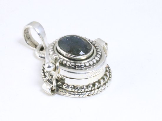 Traditioneel bewerkt zilveren medaillon met labradoriet afbeelding 2