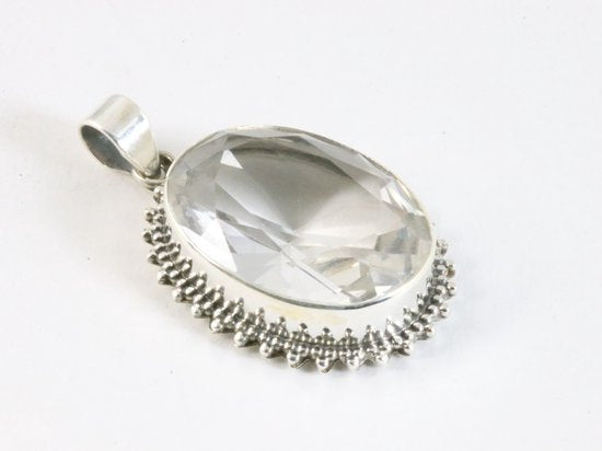 Grote bewerkte ovale zilveren hanger met bergkristal afbeelding 2