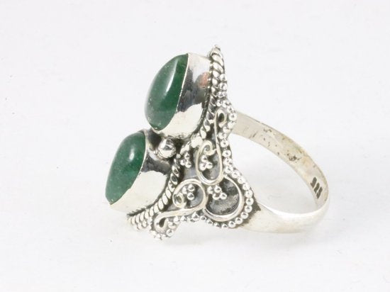 Bewerkte zilveren ring met jade afbeelding 2