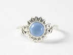 Fijne bewerkte zilveren ring met blauwe opaal afbeelding 4