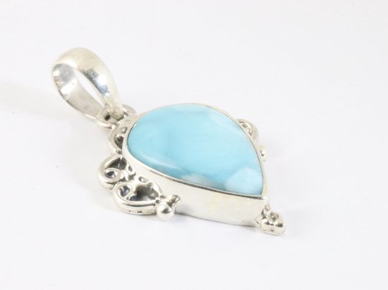 Bewerkte zilveren hanger met larimar aan ketting afbeelding 2