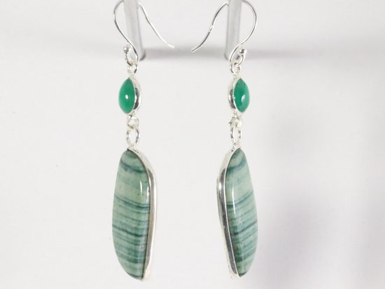 Lange zilveren oorbellen met groene opaal en chalcedoon afbeelding 2