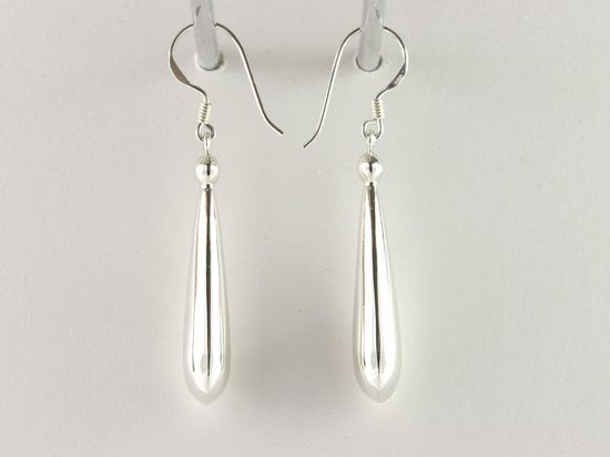 Druppelvormige zilveren oorbellen afbeelding 2