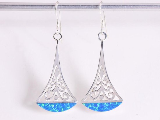 Lange opengewerkte zilveren oorbellen met Australische opaal afbeelding 4