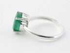 Fijne hoogglans zilveren ring met smaragd afbeelding 2