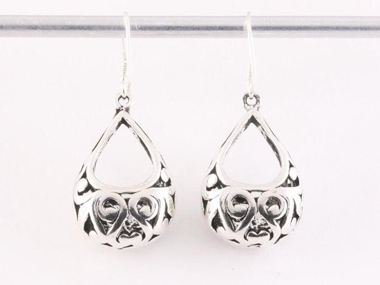 Grote opengewerkte druppelvormige zilveren oorbellen afbeelding 3