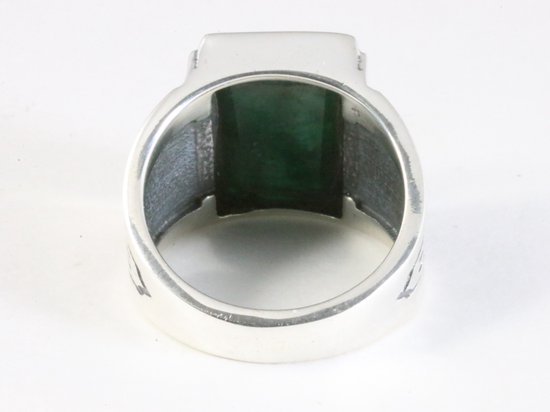 Zware bewerkte zilveren ring met smaragd afbeelding 3