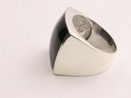 Hoogglans zilveren zegelring met onyx afbeelding 4
