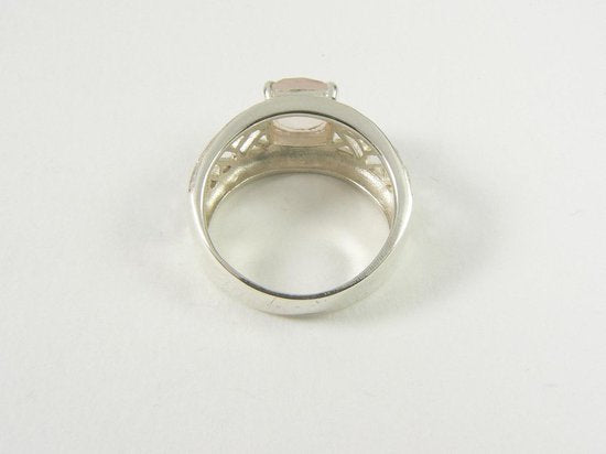 Opengewerkte zilveren ring met rozenkwarts afbeelding 4