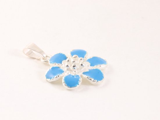 Fijne bloemvormige zilveren hanger met blauwe emaille aan ketting afbeelding 2