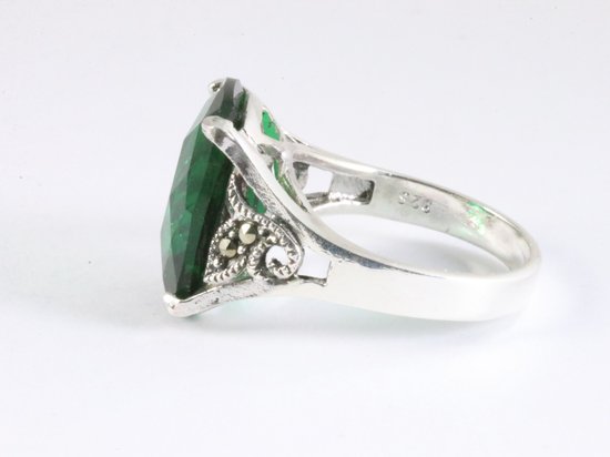 Zilveren ring met groene saffier en marcasiet afbeelding 2