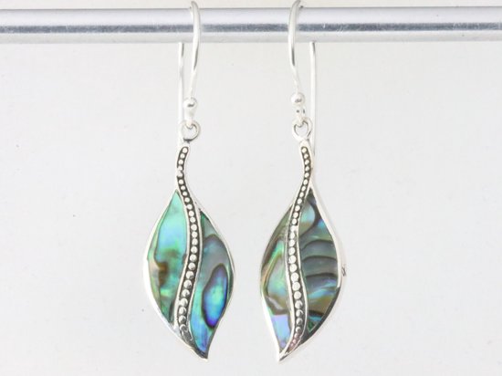 Bewerkte zilveren oorbellen met abalone schelp afbeelding 3