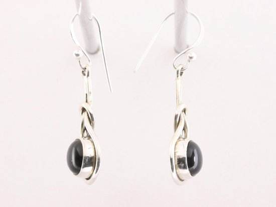 Zilveren oorbellen met onyx afbeelding 2