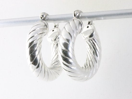 Bewerkte zilveren oorringen afbeelding 2