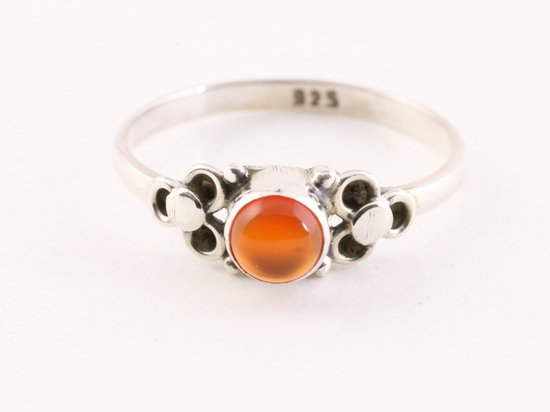 Fijne bewerkte zilveren ring met carneool afbeelding 4