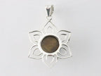 Opengewerkte bloemvormige zilveren hanger met tijgeroog afbeelding 3
