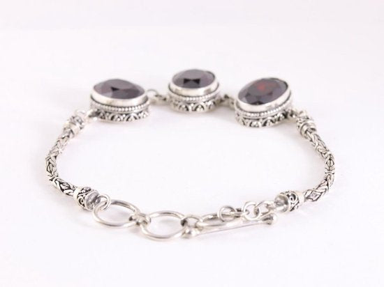 Traditionele bewerkte zilveren armband met granaat en koningsschakels afbeelding 3
