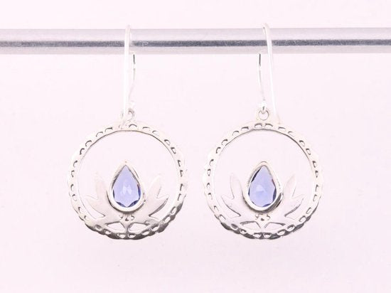 Ronde opengewerkte zilveren lotus oorbellen met blauwe saffier afbeelding 3