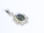Fijne opengewerkte zilveren hanger met labradoriet afbeelding 2