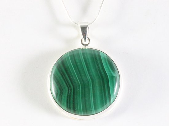 Ronde hoogglans zilveren hanger met malachiet aan ketting afbeelding 4