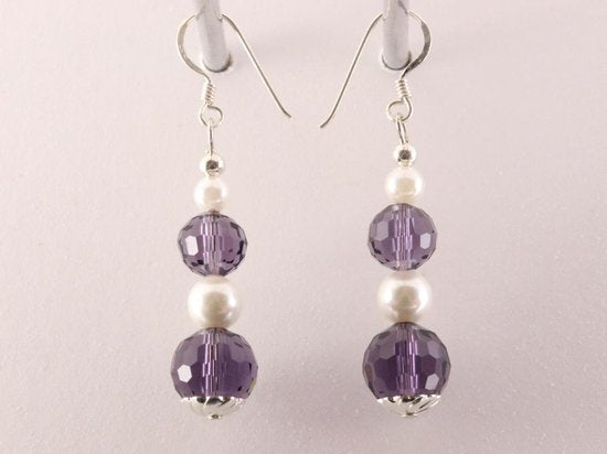 Zilveren oorbellen met amethist bolletjes en zoetwater parel afbeelding 2