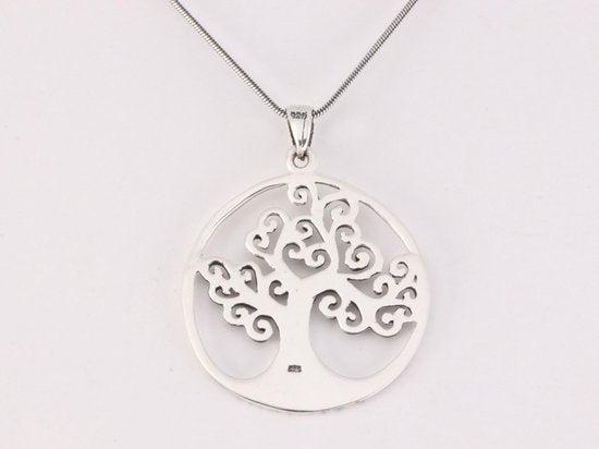 Ronde zilveren hanger met levensboom aan ketting afbeelding 3