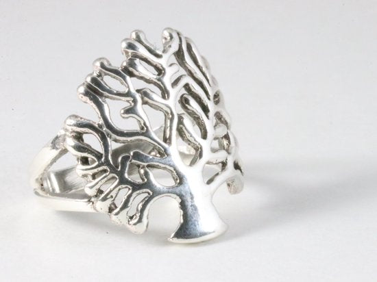 Zilveren ring met levensboom afbeelding 1