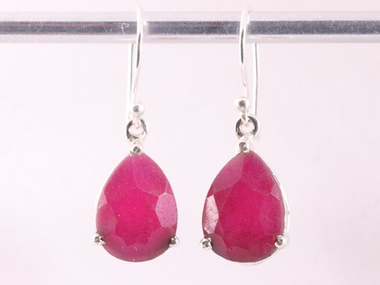 Zilveren oorbellen met robijn afbeelding 4