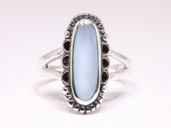 Langwerpige bewerkte zilveren ring met blauwe schelp afbeelding 4