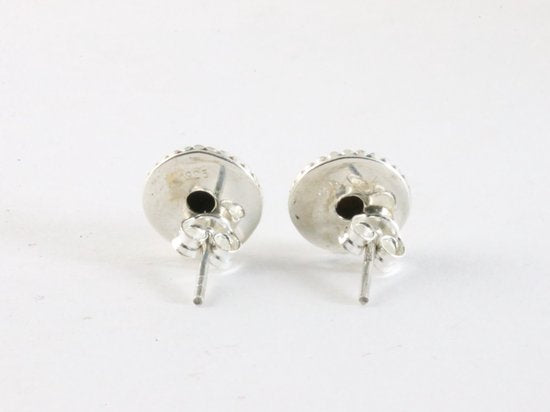 Fijne bewerkte ronde zilveren oorstekers met lapis lazuli afbeelding 2