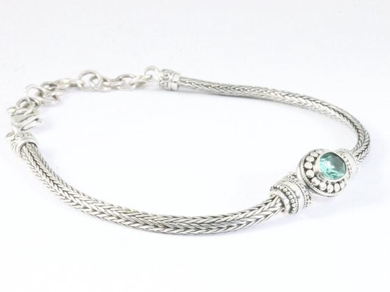 Traditionele zilveren snake armband met groene toermalijn afbeelding 2