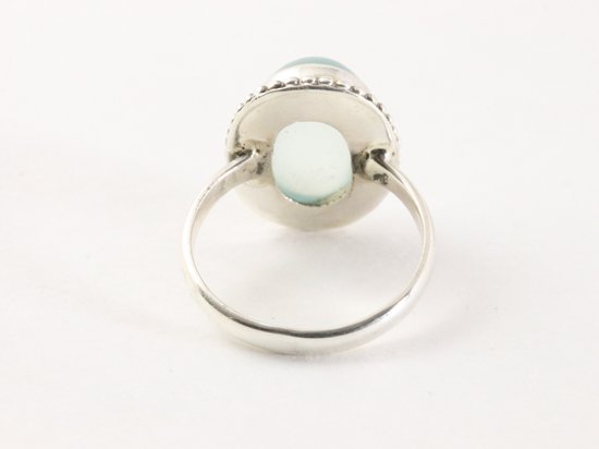 Bewerkte ovale zilveren ring met aqua chalcedoon afbeelding 3