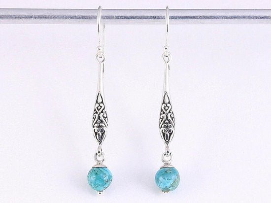 Lange fijn bewerkte zilveren oorbellen met turkoois afbeelding 4