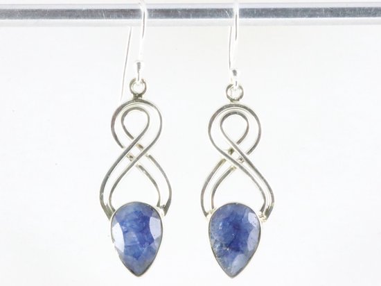 Lange opengewerkte zilveren oorbellen met blauwe saffier afbeelding 3