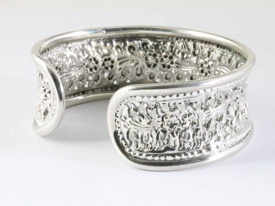 Zware zilveren klemarmband met bloemen gravering afbeelding 3