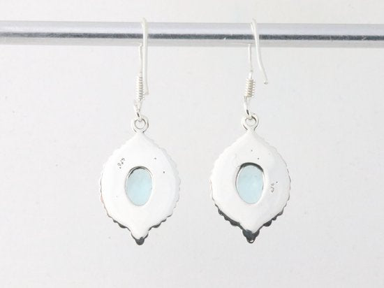 Fijne bewerkte zilveren oorbellen met blauwe topaas afbeelding 3