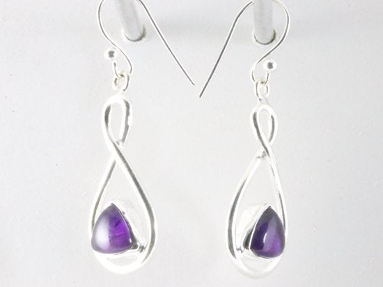 Opengewerkte zilveren oorbellen met amethist afbeelding 2