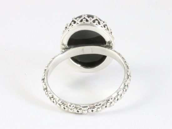 Bewerkte zilveren ring met onyx afbeelding 3