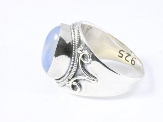 Bewerkte zilveren ring met vuuropaal afbeelding 2