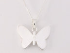 Zilveren vlinder hanger met blauwe en witte parelmoer aan ketting afbeelding 3