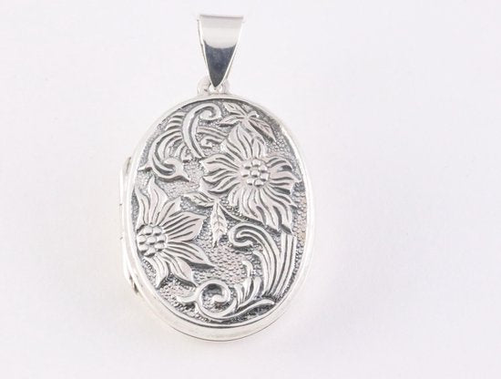 Ovaal zilveren medaillon met bloemengravering afbeelding 4