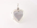 Fijn hartvormig zilveren medaillon met parelmoer afbeelding 3