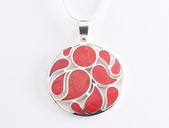 Ronde opengewerkte zilveren hanger met rode koraal steen aan ketting afbeelding 4