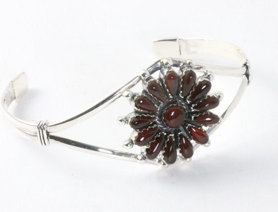 Opengewerkte zilveren klemarmband met carneool bloem afbeelding 4