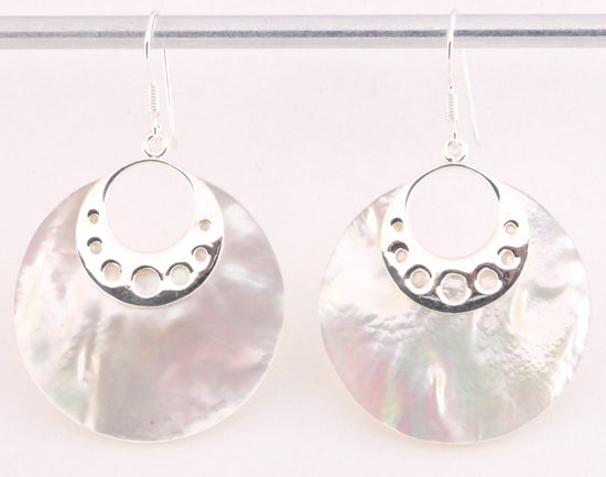 Zilveren oorbellen met grote ronde parelmoer afbeelding 1