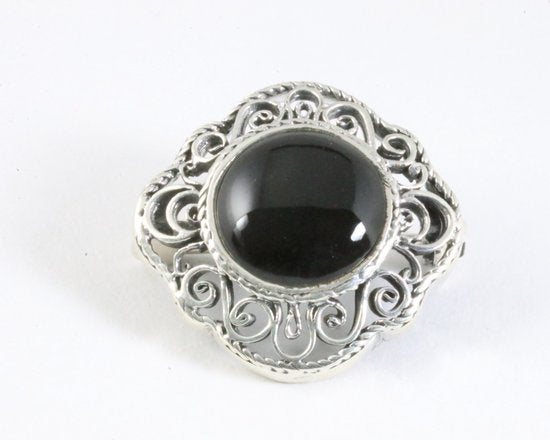 Opengewerkte zilveren broche met onyx afbeelding 3