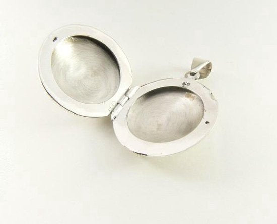 Rond hoogglans zilveren medaillon met onyx afbeelding 3